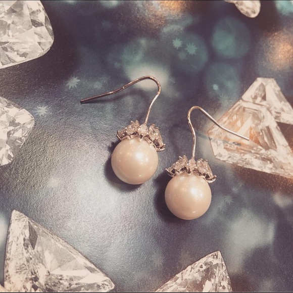 Earring - Picture 3 of 3